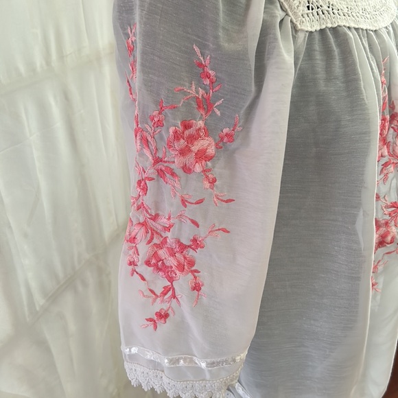 White With Pink Embroidered Floral Design Blouse - Picture 3 of 10